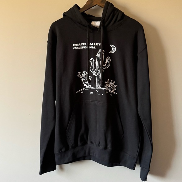 NWOT DEATH VALLEY CALIFORNIA PRINTED PULLOVER HOODIE BLACK W/ WHITE PRINT UNISEX - Picture 1 of 5